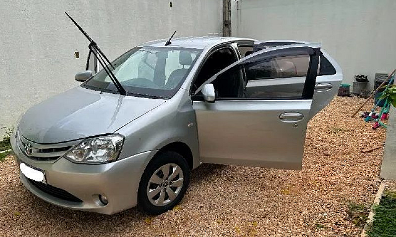 Toyota Etios Xs Seda...