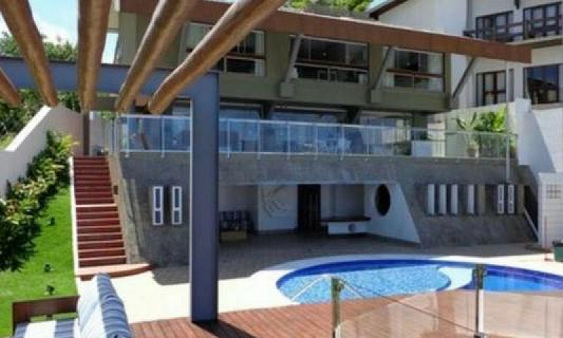 Linda Casa Em Condom...
