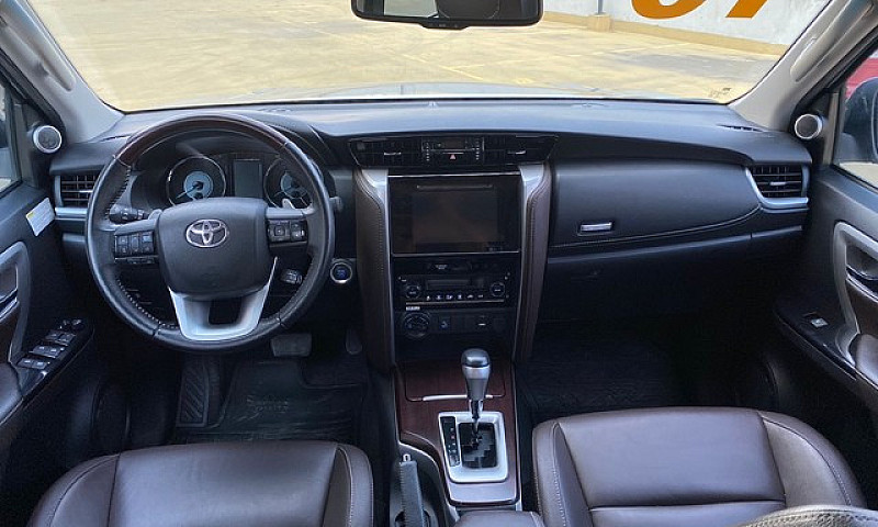 Hilux Sw4 Srx 2019 7...