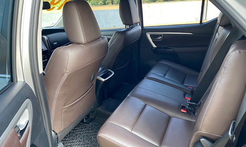 Hilux Sw4 Srx 2019 7...