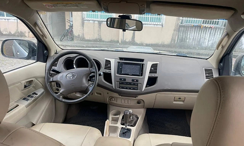 Toyota Hilux Sw4 Srv...