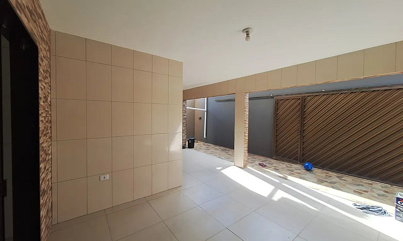 Vende-Se Casa Primei...