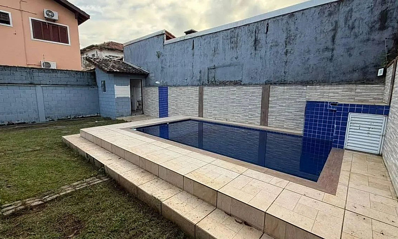 Casa Com 3 Quartos À...
