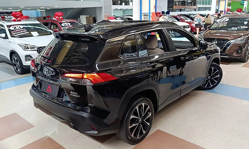 Toyota Corolla Cross...