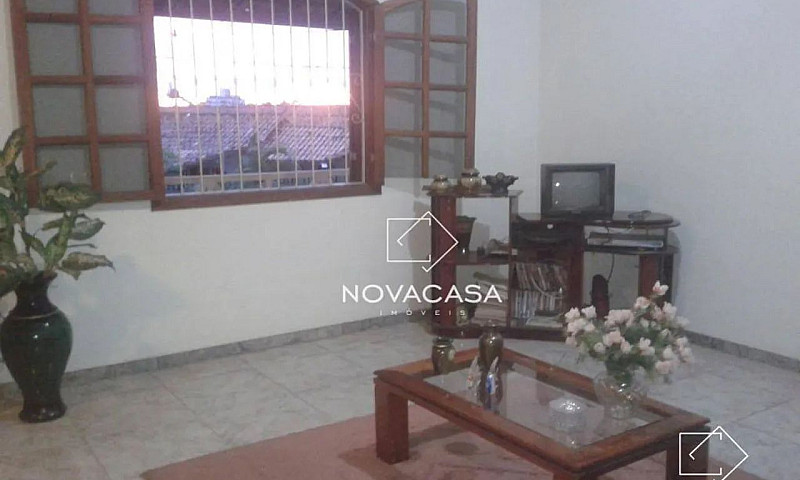 Casa Com 4 Dormitóri...