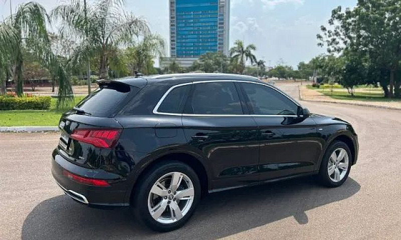 Audi Q5 S-Line 2.0 T...