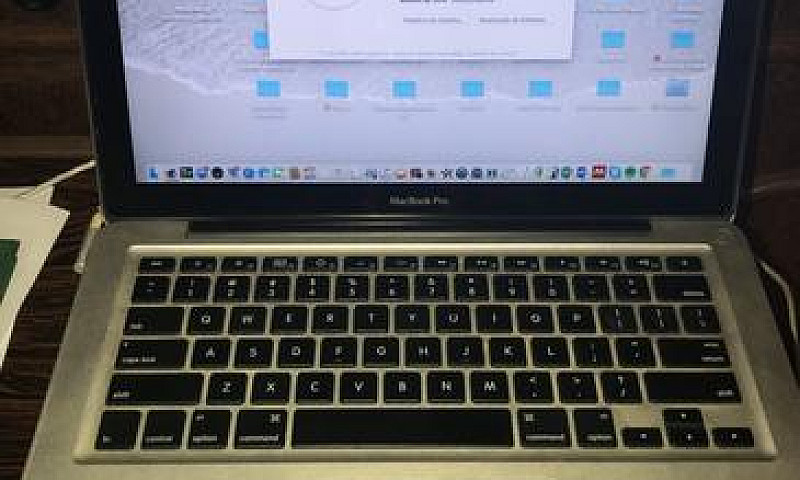 Macbook Pro 2010, Te...