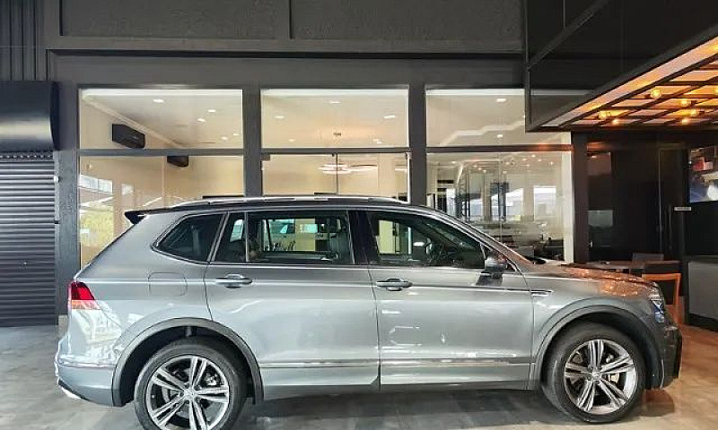 Volkswagen Tiguan Al...