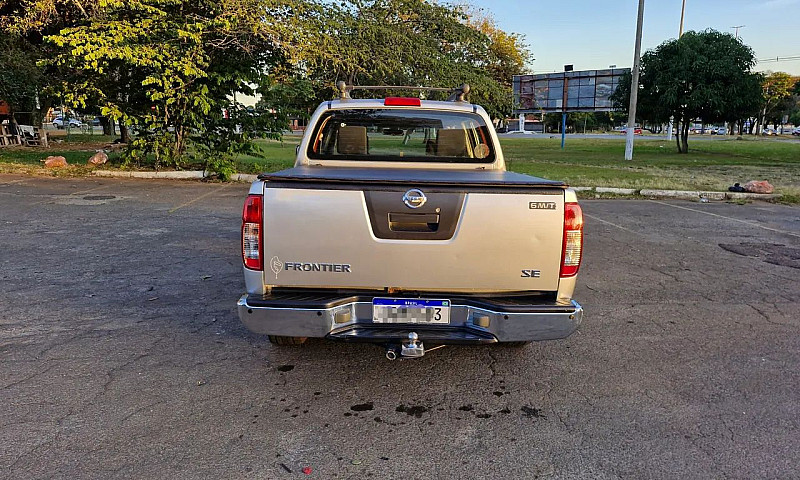 Nissan Frontier Se A...