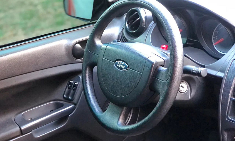 Ford Fiesta 1.0 8V F...