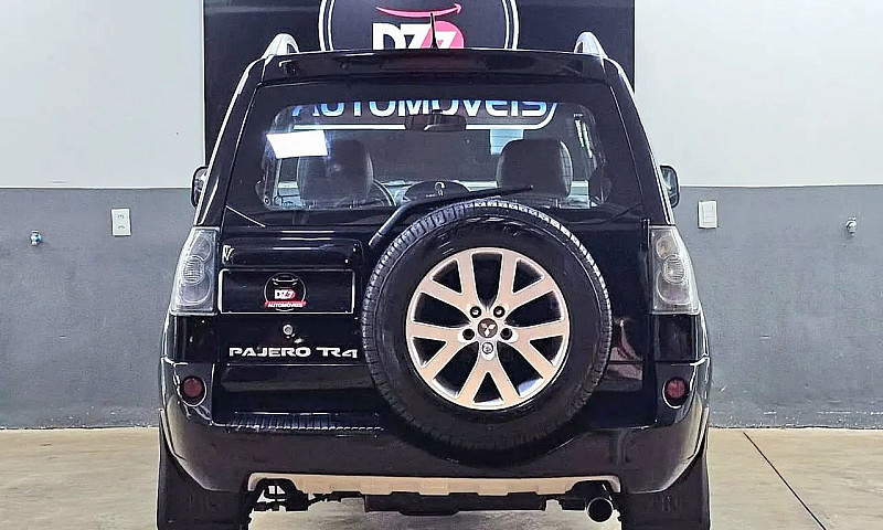 Mitsubishi Pajero Tr...