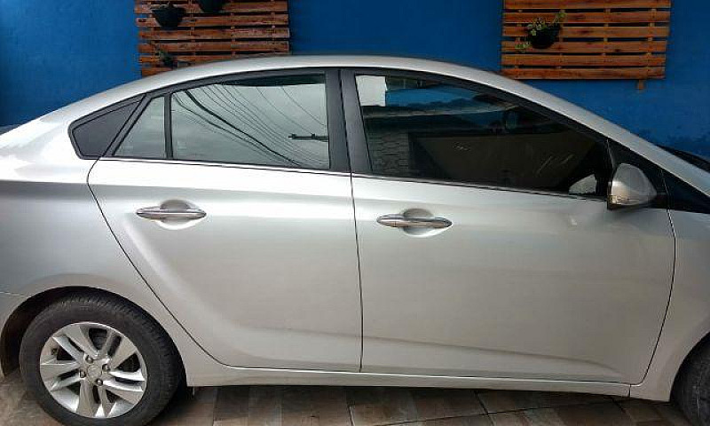 Hyundai Hb20S...