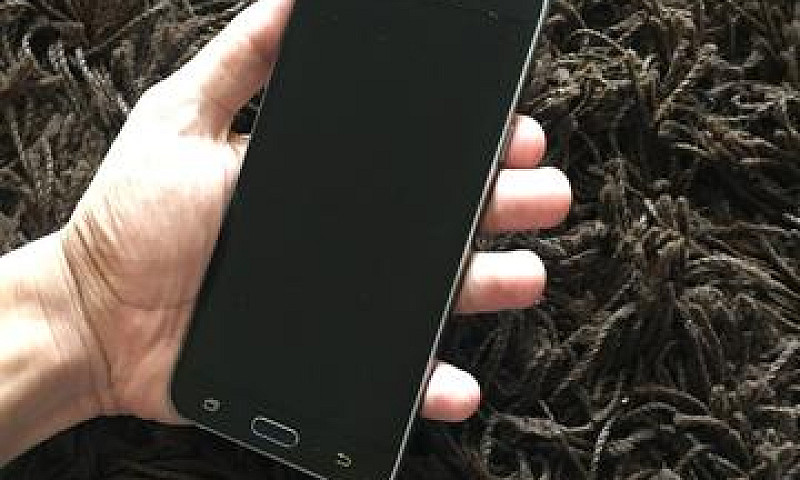 Vendo J7 Metal - Sem...