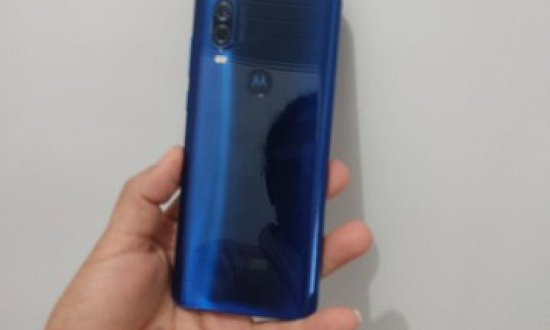 Motorola One Vision...