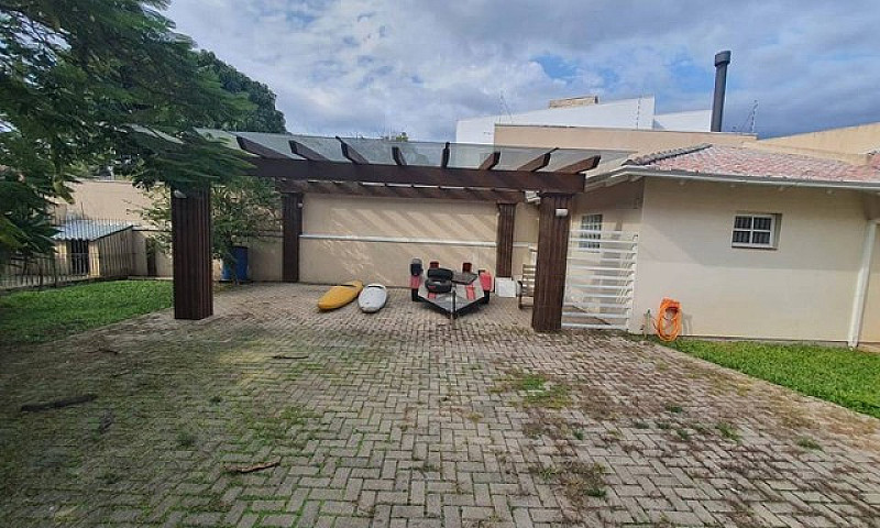 Casa Com 2 Dormitóri...