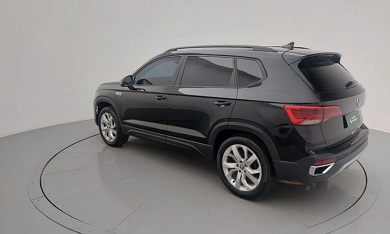 Volkswagen Taos 2023...