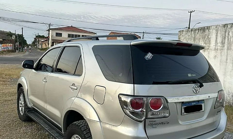 Toyota Hilux Sw4 Srv...