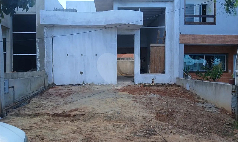 Casa À Venda Com 3 Q...