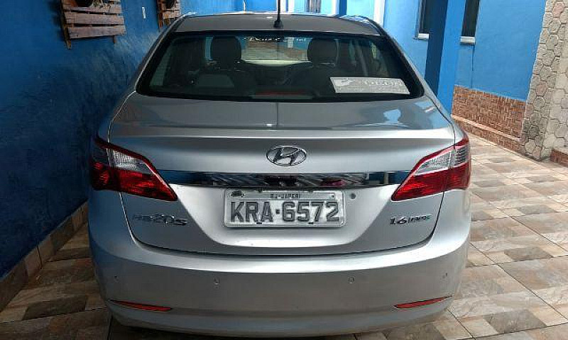 Hyundai Hb20S...