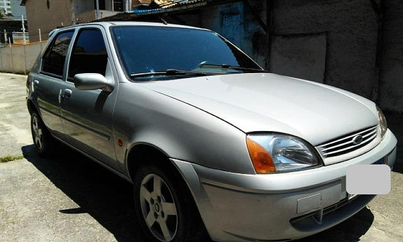 Fiesta Gl Class 2000...