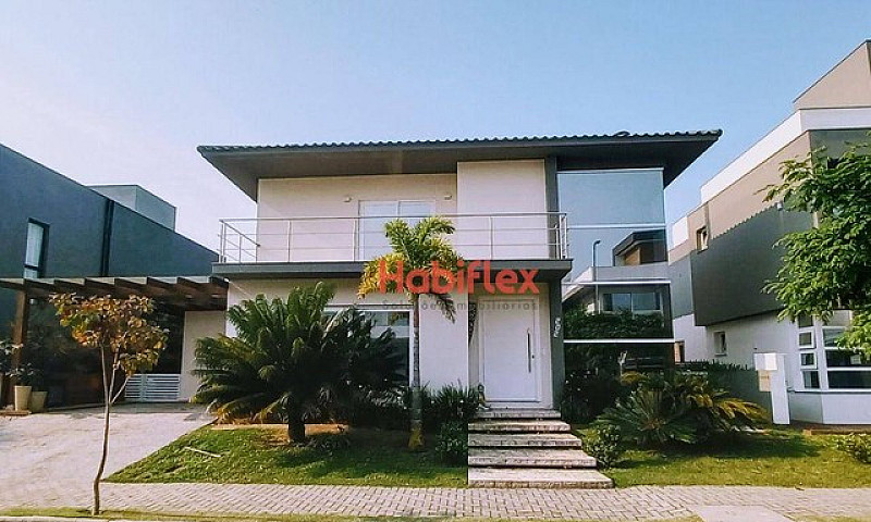 Casa Com 3 Dormitóri...