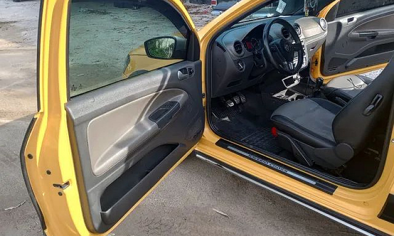 Vendo  Volkswagen Sa...