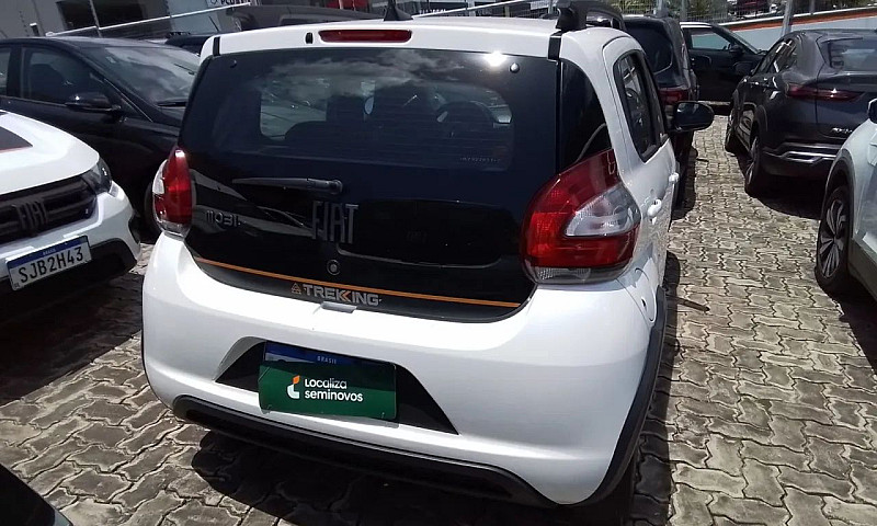 Fiat Mobi Trekking 1...
