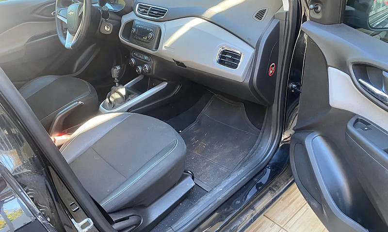 Chevrolet Onix Hatch...