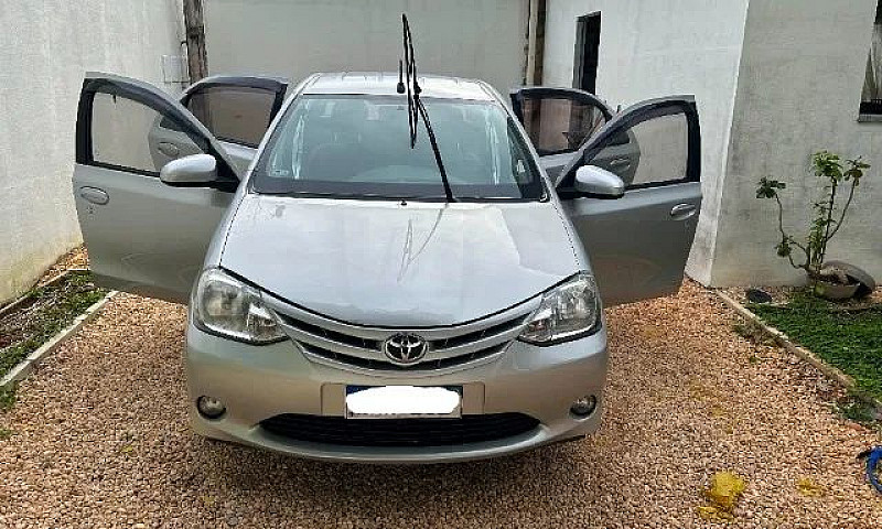 Toyota Etios Xs Seda...