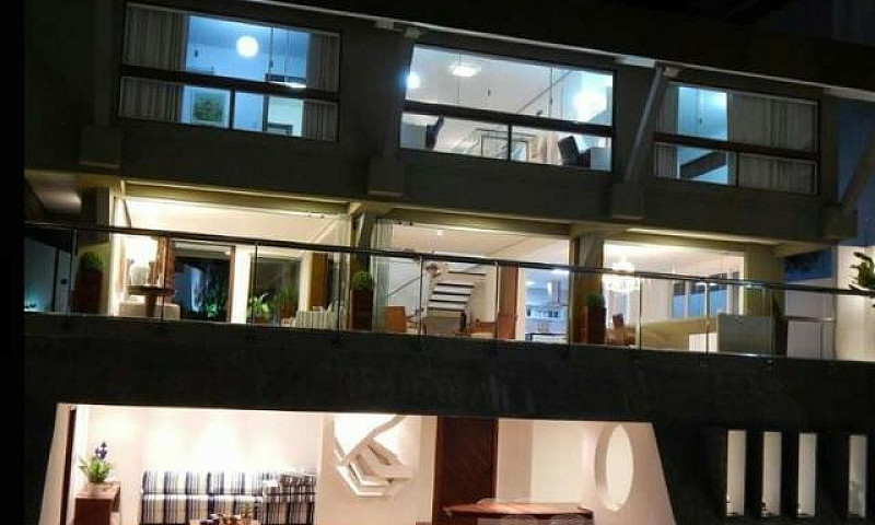 Linda Casa Em Condom...