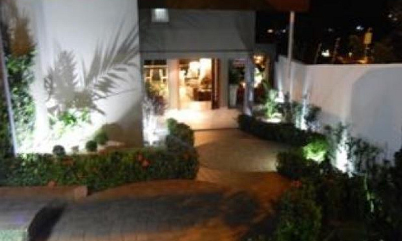 Linda Casa Em Condom...