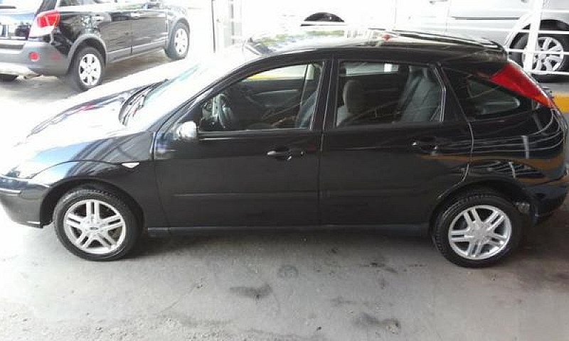 Ford Focus Hatch Com...