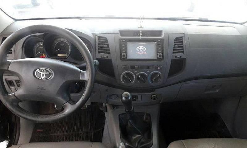 Toyota Hilux 2.7...