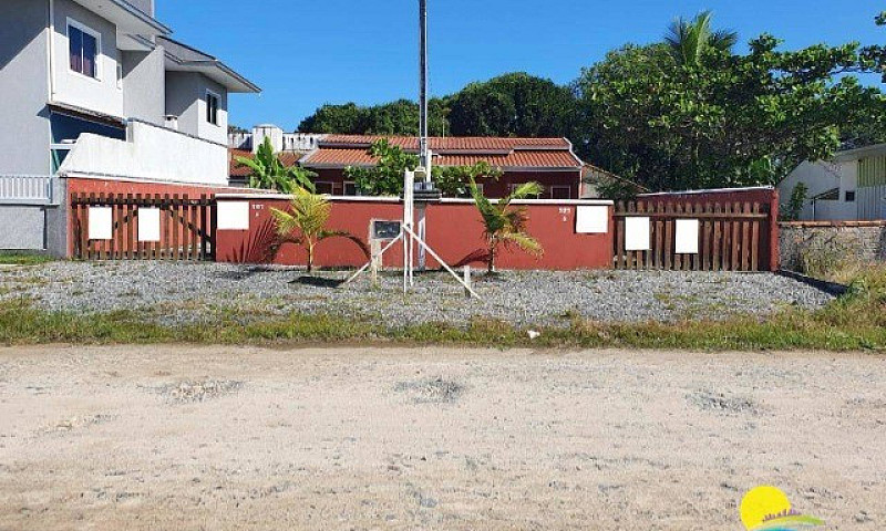 Casa Com 2 Dormitóri...