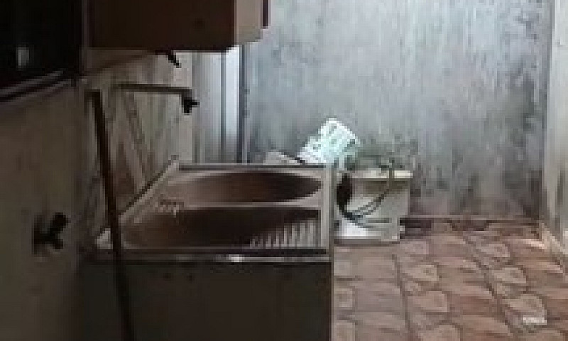 Casa Com 2 Quartos ...
