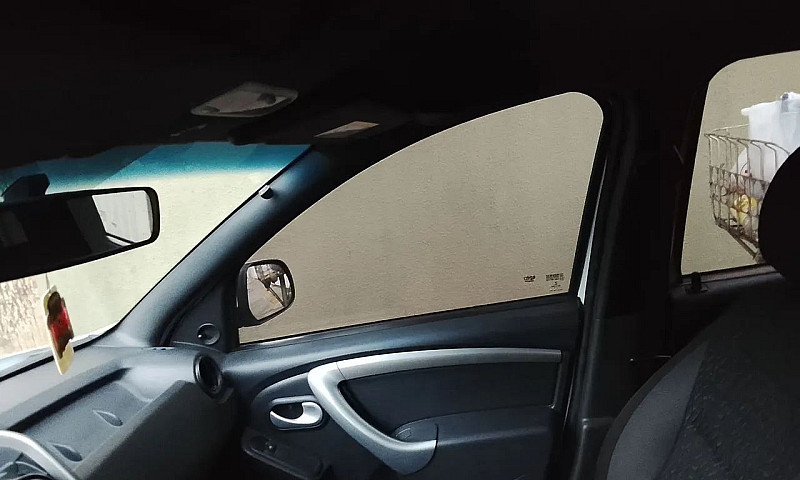 Renault Duster Authe...