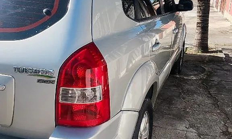 Hyundai Tucson 2.0 1...
