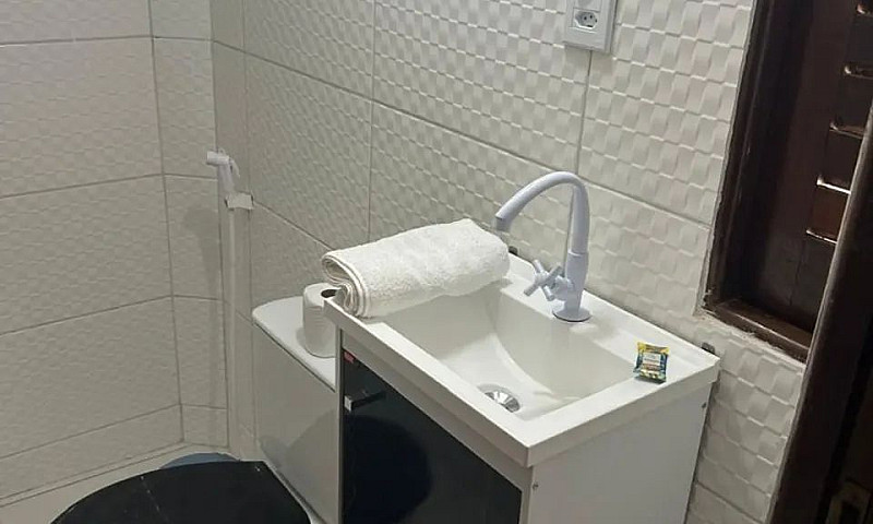 Alugo Casa Condomíni...