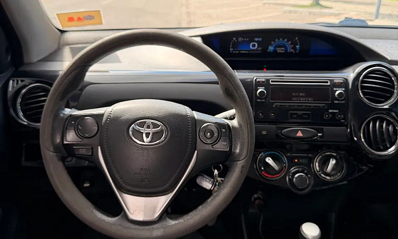 Toyota Etios Xs 1.5 ...