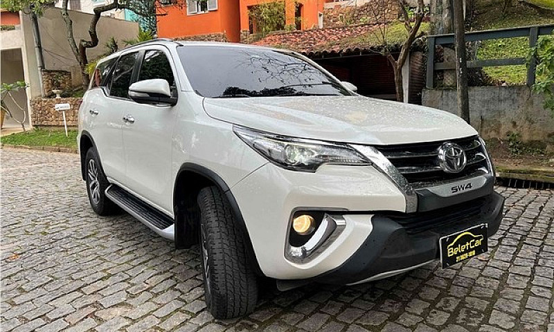 Toyota Hilux Sw4 201...