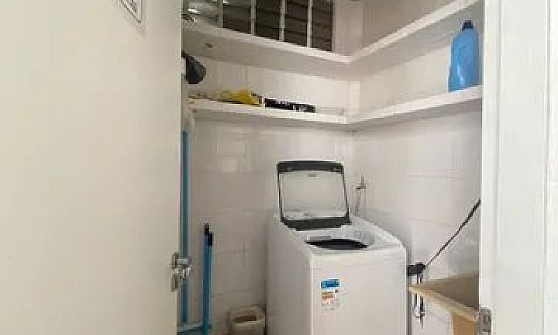 Alugo Quarto Feminin...