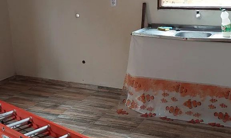 Aluga-Se Uma Casa...