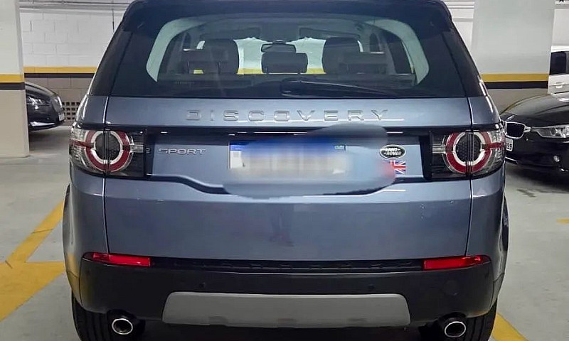 Land Rover Discovery...