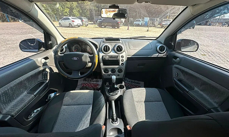 Ford Fiesta Sed. 1.6...