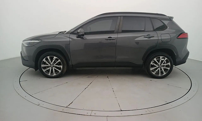 Toyota Corolla Cross...
