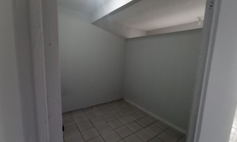 Aluga-Se Apto 70M² 2...