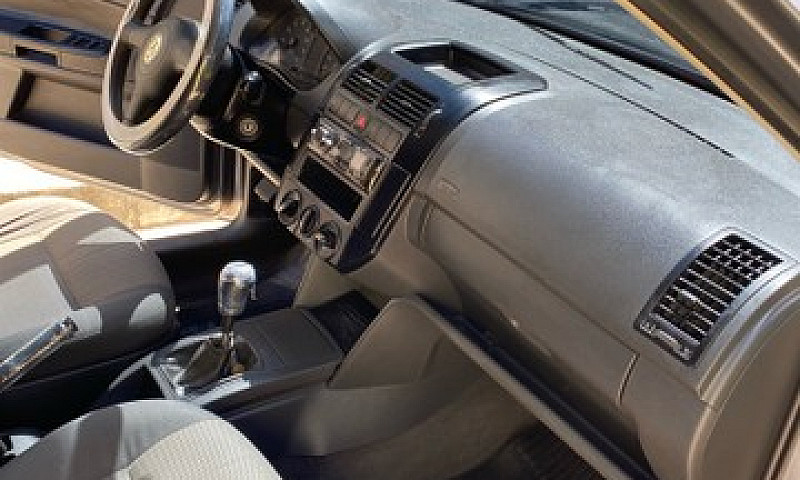 Polo 1.6 Sedan - 200...