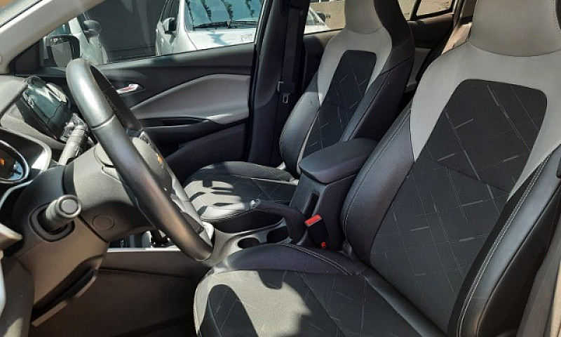 Chevrolet Onix Plus ...