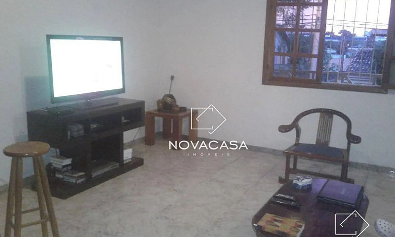 Casa Com 4 Dormitóri...
