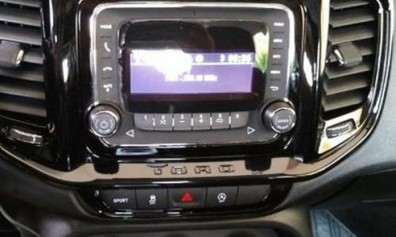 Fiat Toro 1.8 Freedo...